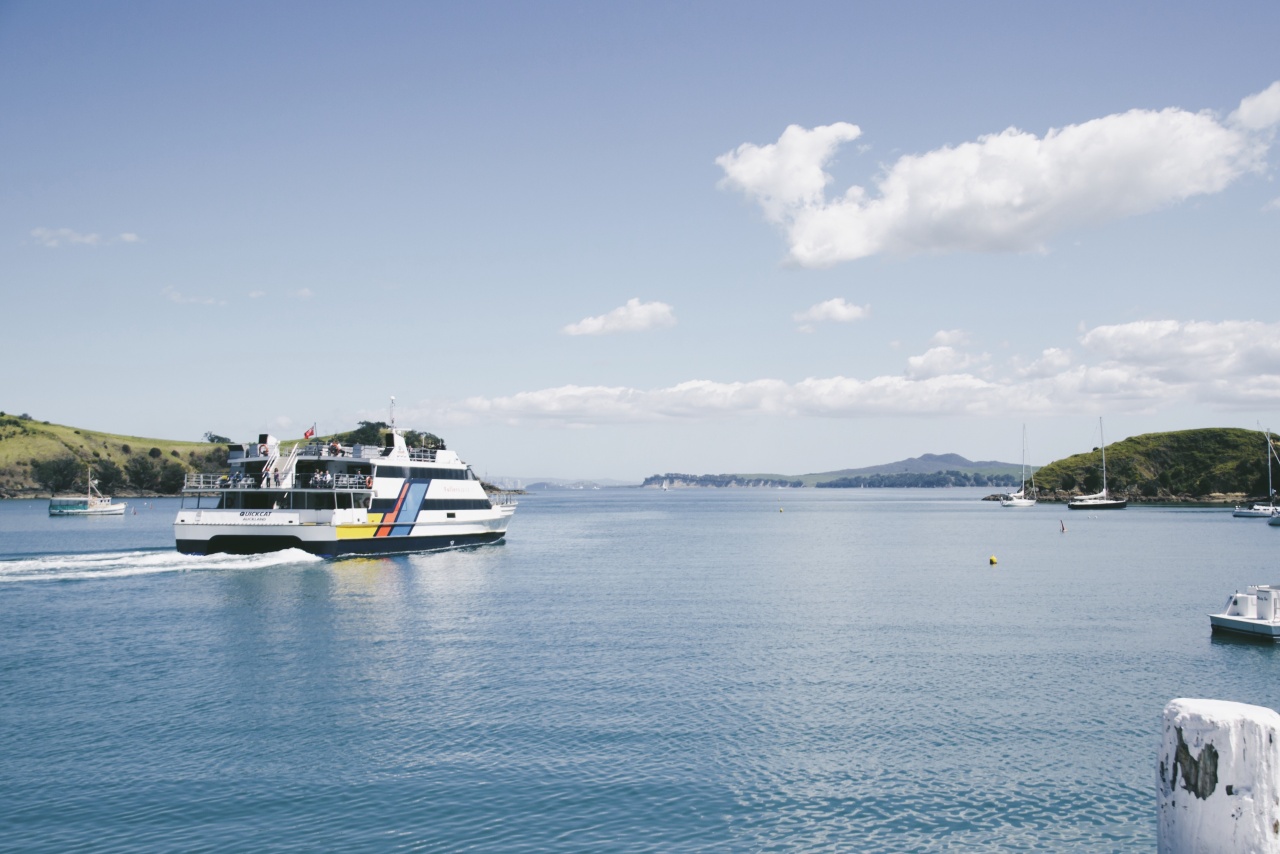 Fullers ferry heading out to sea