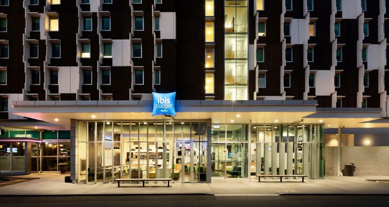 Exterior of the ibis Budget Auckland Airport hotel.