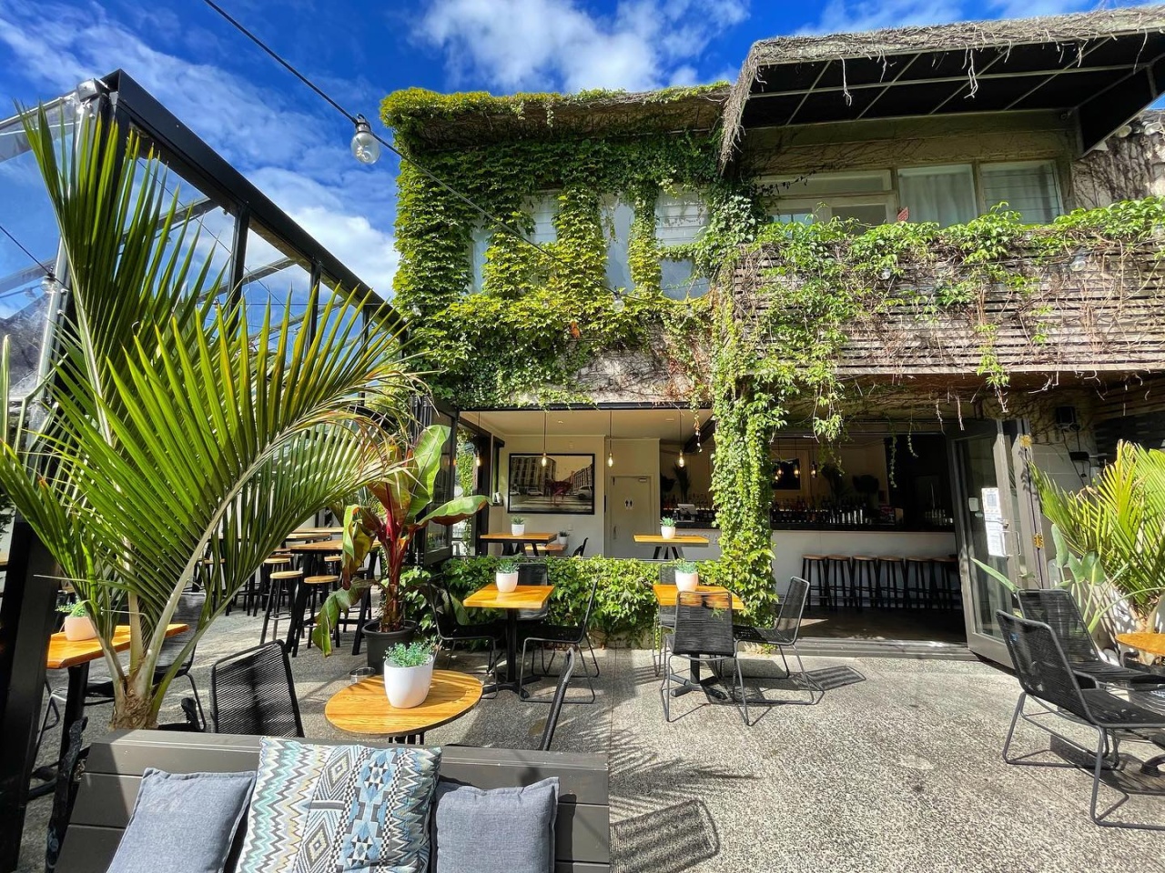 Exterior picture of Rosanna’s Garden Bar & Eatery 