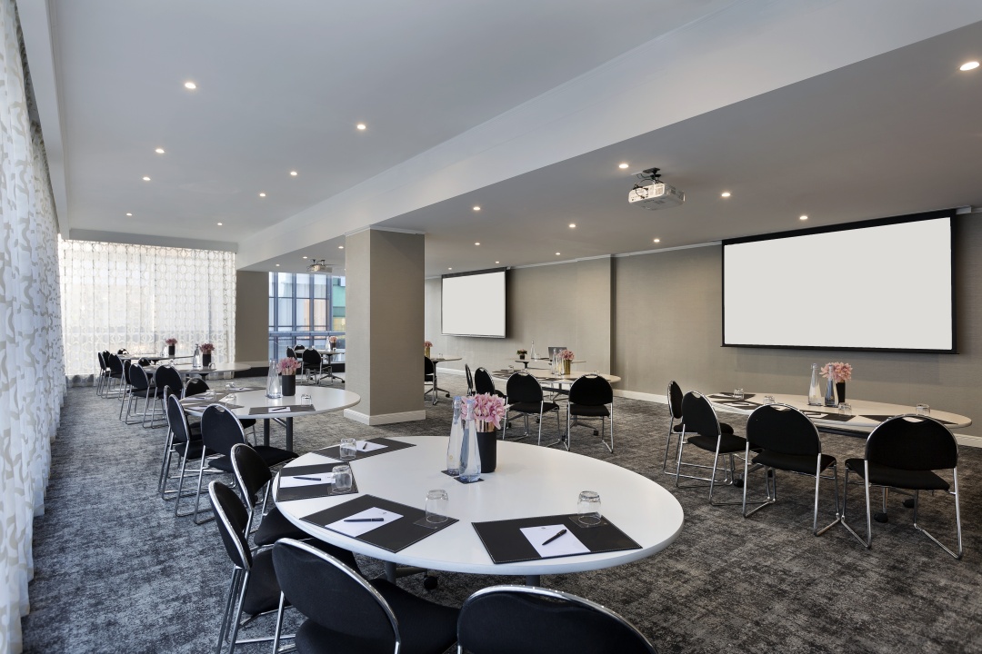 Mövenpick Hotel Auckland - Cabaret