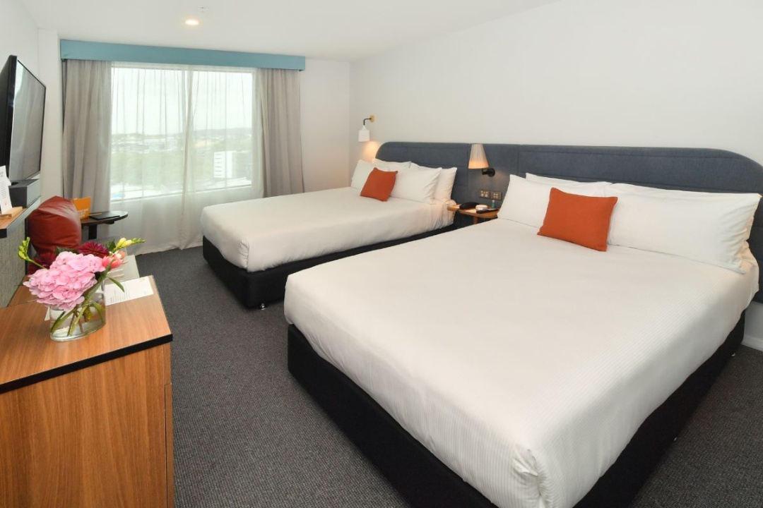 Interior of the Sudima Auckland City hotel superior twin room