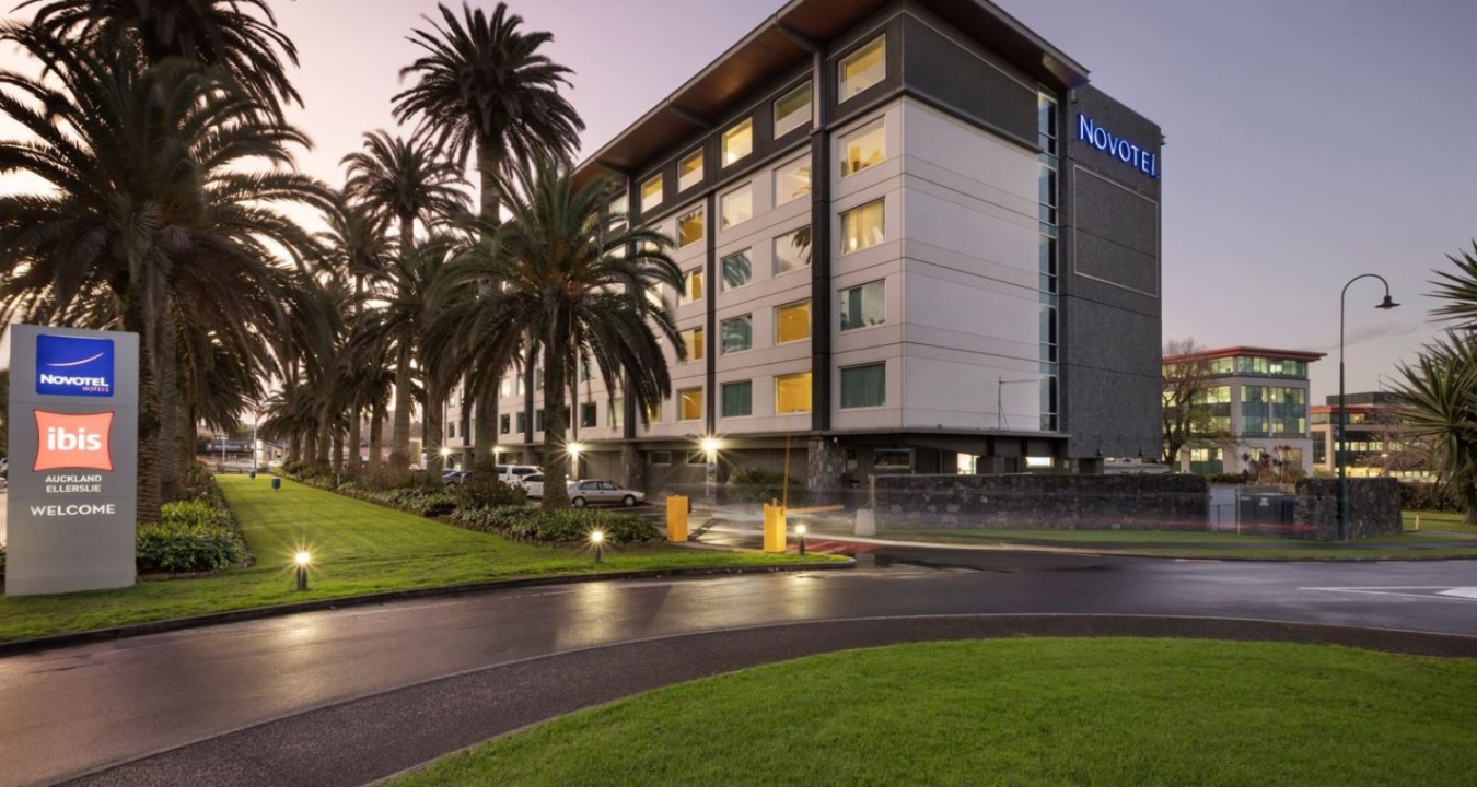 exterior of Novotel Auckland Ellerslie hotel